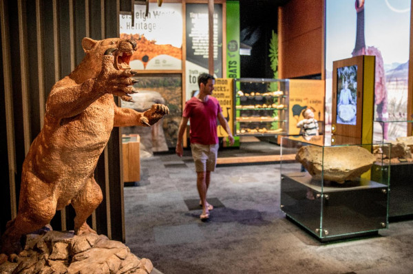 Outback at Isa: Riversleigh Fossil Discovery Centre